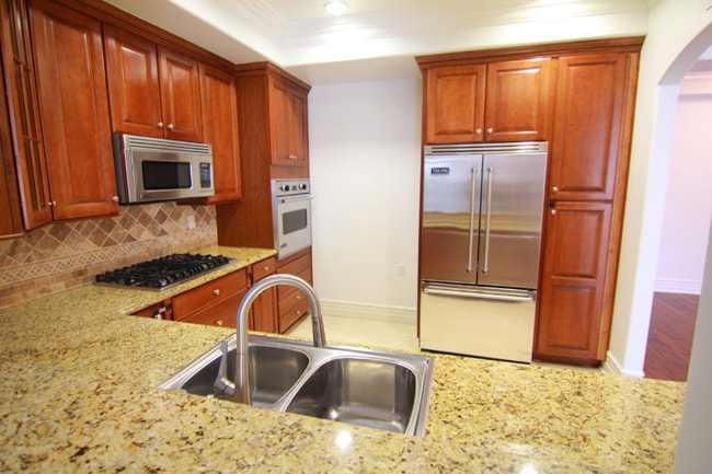 10640 Woodbridge St unit 202, North Hollywood, CA 91602 - photo 4