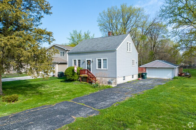 Gable roofs are a common sight in the East Hazel Crest neighborhood.