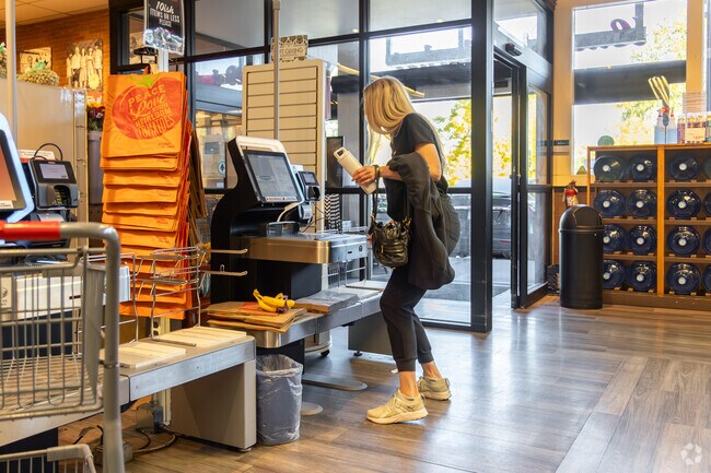 Lucky's Market is an eco-minded local & organic grocery store in town.