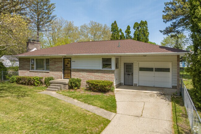 Ranch-style home with brick facade in the Old Everett neighborhood.