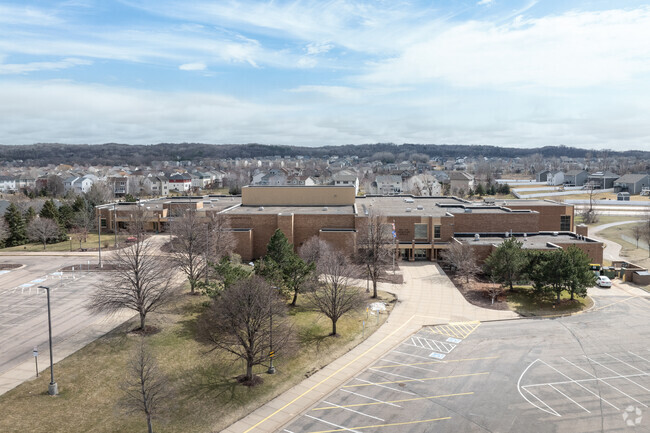 Red Oak Elementary served children in grades K through 5.