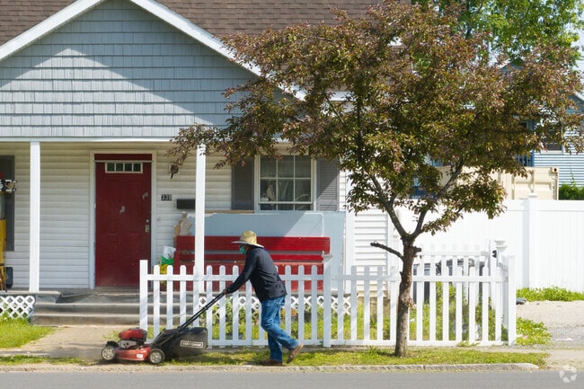 Small yards and love can be found in Hamilton Hill with care for their home aesthetics.