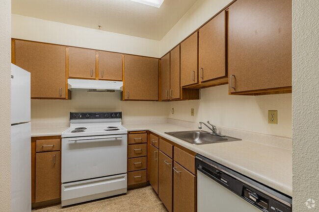 Weidler Commons, Portland, OR 97232 - photo 4