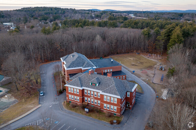 Gonic Elementary School is a public school in Strafford County.