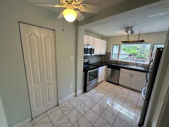 2250 Cathedral Ave NW unit 1, Washington, DC 20008 - photo 4