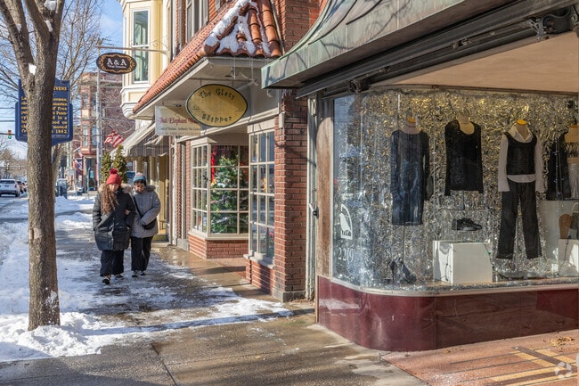 Local cafes and boutique shops line the streets of downtown Gettysburg.