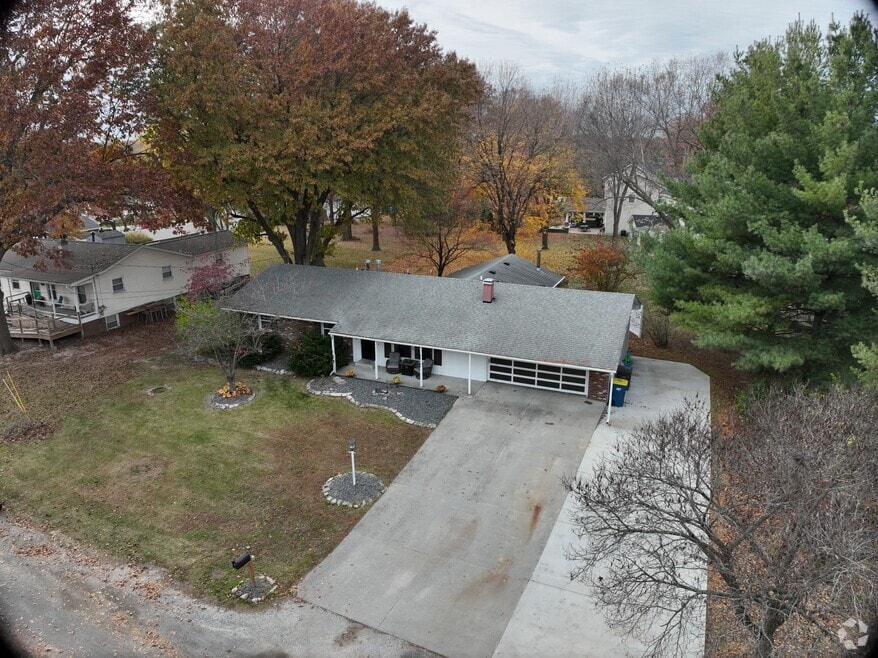 115 Branch Dr, Edwardsville, IL 62025 - photo 2