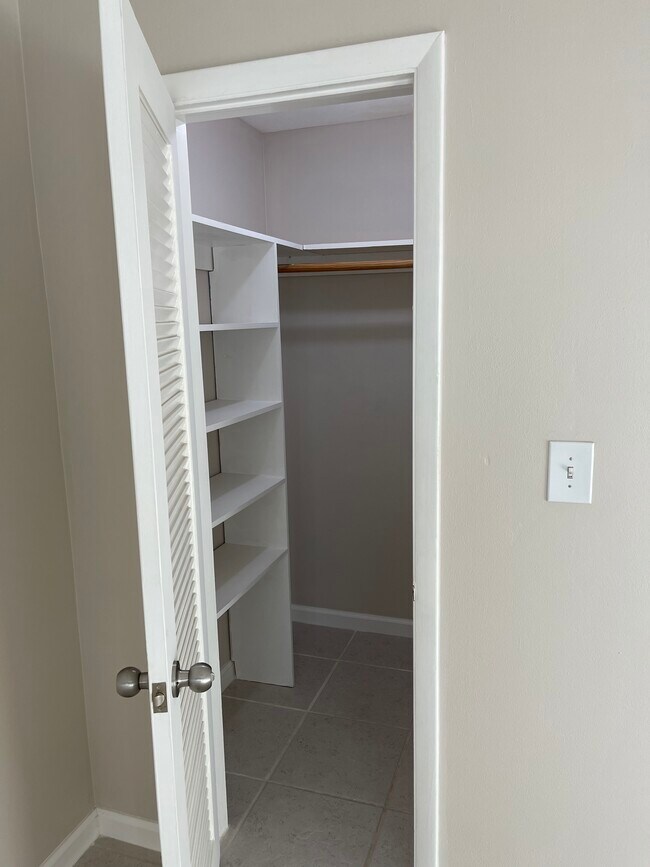 Crystal Lake 941 unit 312, Pompano Beach, FL 33064 - photo 6