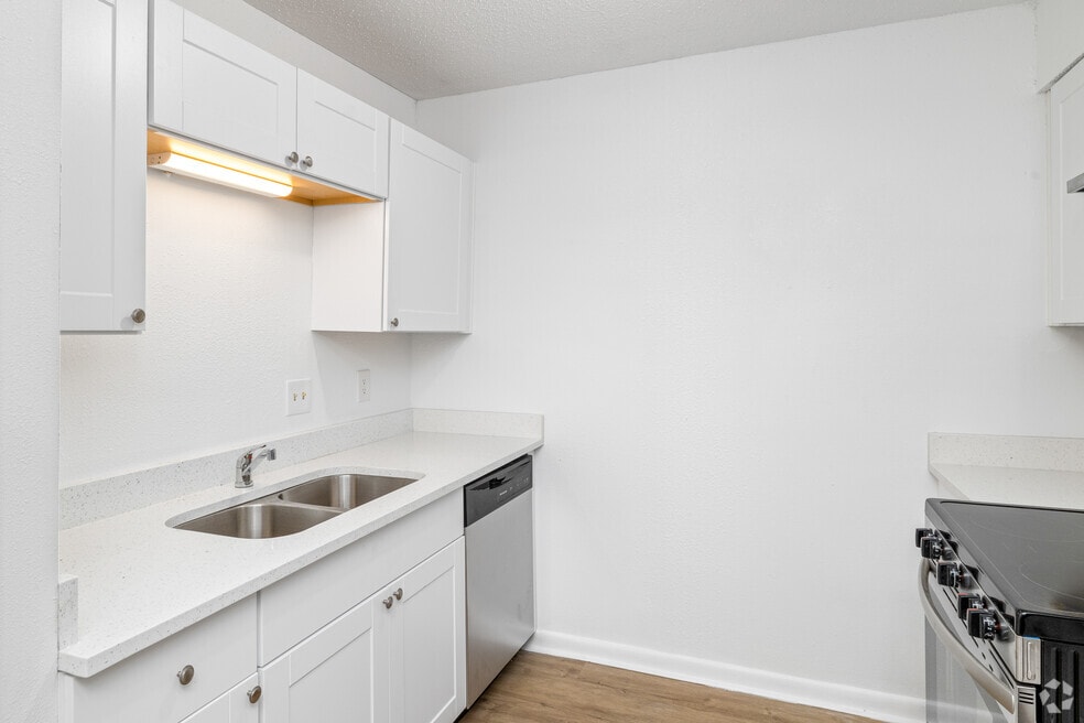 Willowbrook, Pensacola, FL 32506 - photo 1