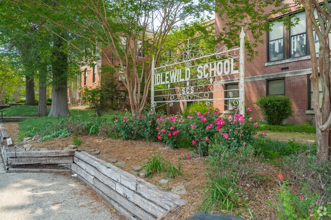Idlewild Elementary School is an optional public elementary school in Midtown Memphis.
