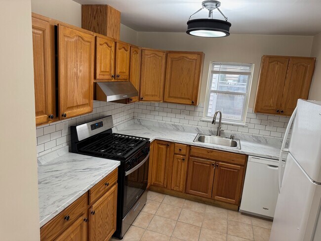 31 Emory St unit 1, Jersey City, NJ 07304 - photo 2