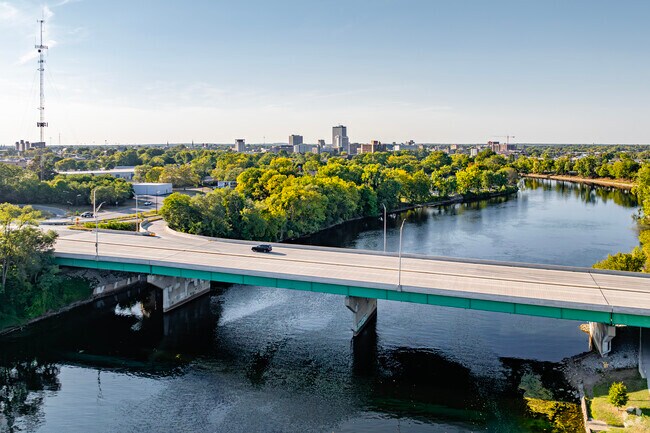 North Eddy Street runs across the St Joseph River and connects Sunnymede to downtown South Bend.