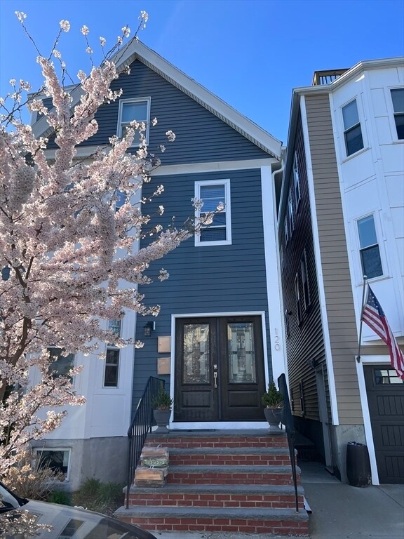 122 Coleridge St Unit 1, Boston, MA 02128