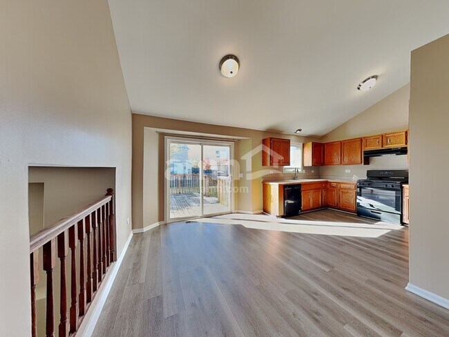 1801 Winger Dr, Plainfield, IL 60586 - photo 5