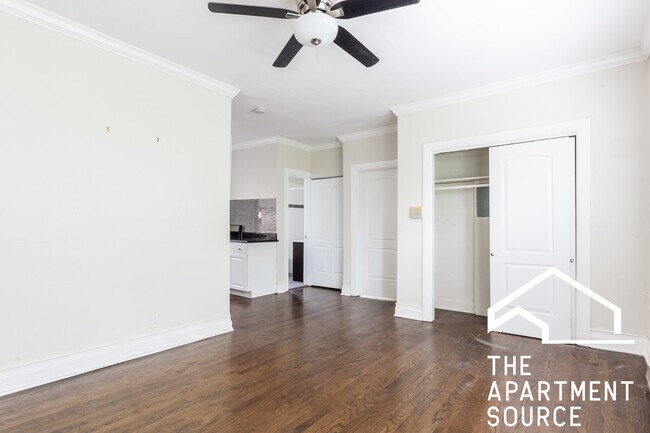 660 W Roscoe St unit 3, Chicago, IL 60657 - photo 4