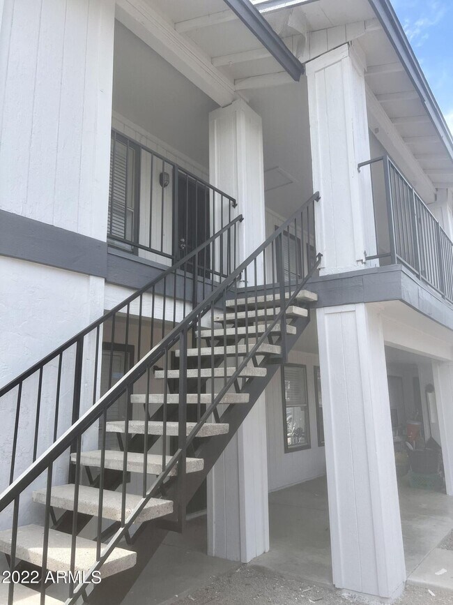 6641 W Ocotillo Rd unit 202, Glendale, AZ 85301 - photo 2