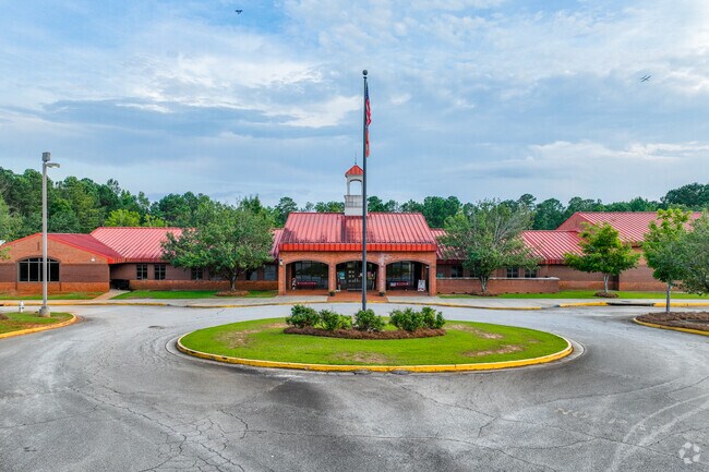 South Douglas Elementary School is a 5-star public school in the Douglas County School System.