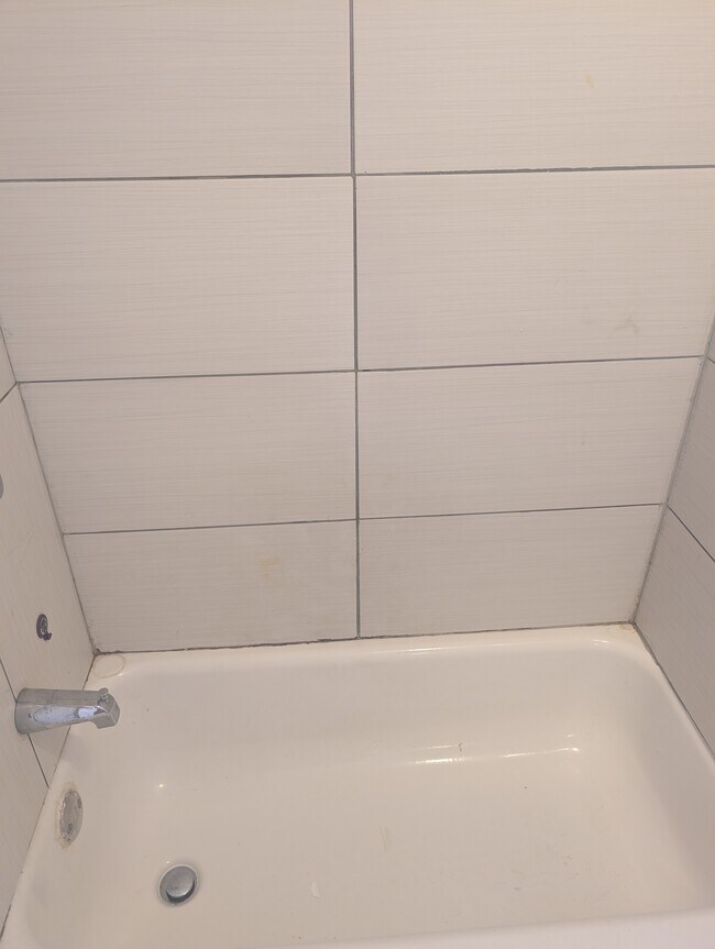 422 Viola St, Camden, NJ 08104 - photo 7