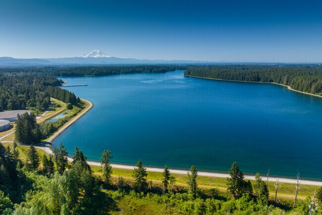 The Kent neighborhood of Meridian overlooks Lake Young and have views of Mt Rainier.