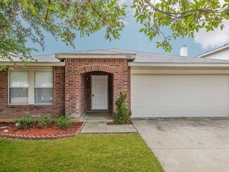 8804 Seven Oaks Ln, Denton, TX 76210