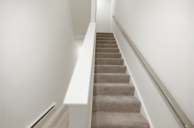 9675 Swallowtail Ln, Manassas, VA 20110 - photo 2