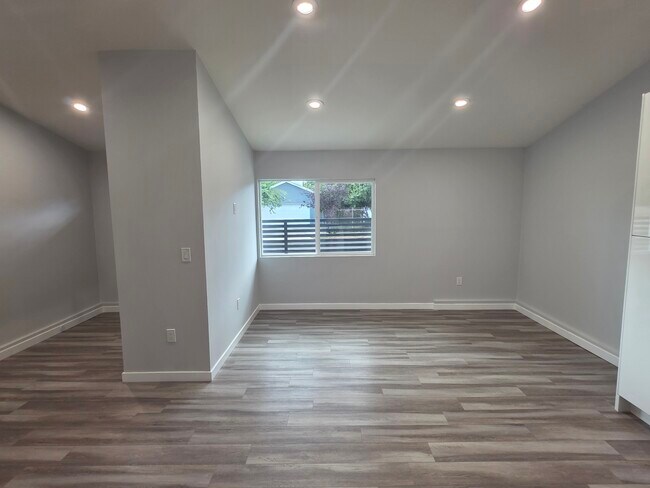 18230 Chase St, Northridge, CA 91325 - photo 5