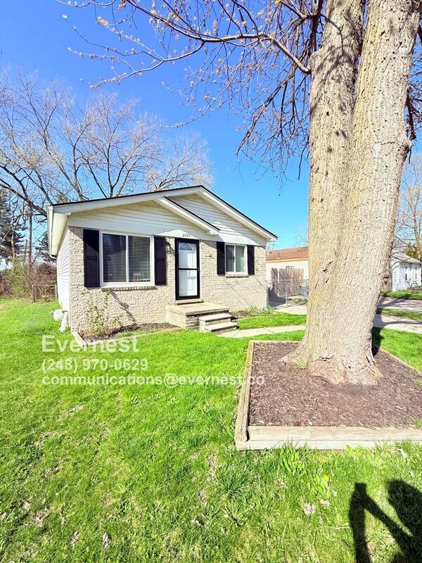 20931 Vermander Ave, Clinton Township, MI 48035