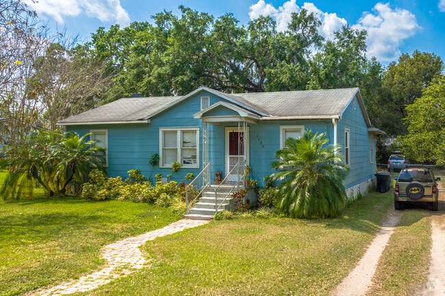 Minimal Traditional Home Style keep with the historic feel of Square Lake.