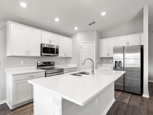 35397 Coventry Fields Loop, Zephyrhills, FL 33541 - photo 4