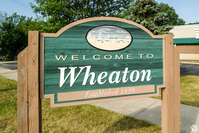 North Danada is a subdivision community located in Wheaton, Illinois.