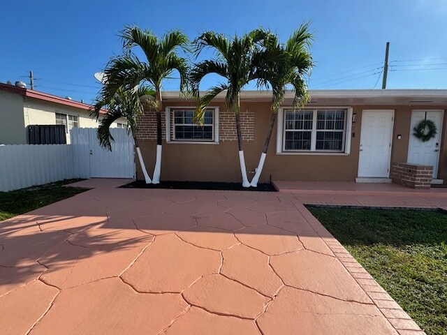 301 SW 76th Ct, Miami, FL 33144 - photo 1