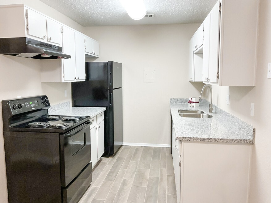 Village Square Apartments, Irving, TX 75062 - photo 1