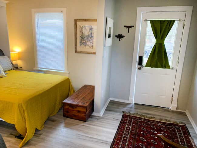 2716 18th St N, Saint Petersburg, FL 33713 - photo 5