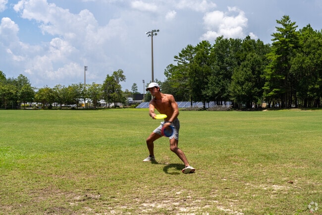 Freeport Regional Sports Complex at Hammock Bay also features a Disk Golf course.