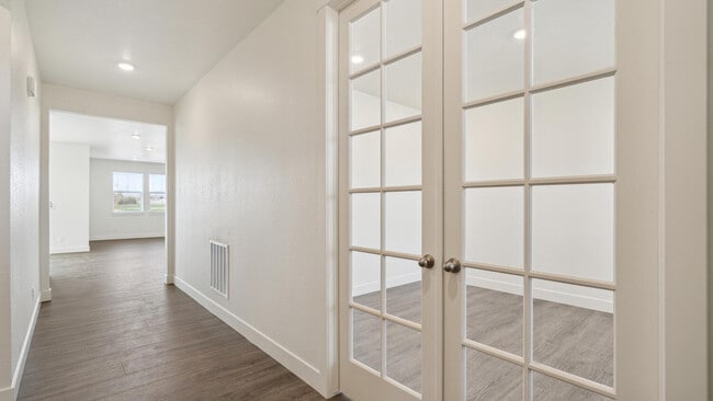 1847 Chaffee Crest Dr, Berthoud, CO 80513 - photo 2