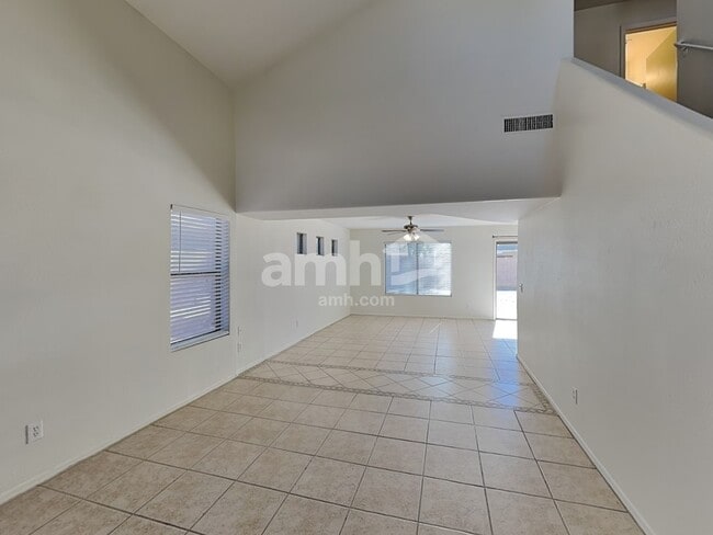 10633 W Piccadilly Rd, Avondale, AZ 85392 - photo 7