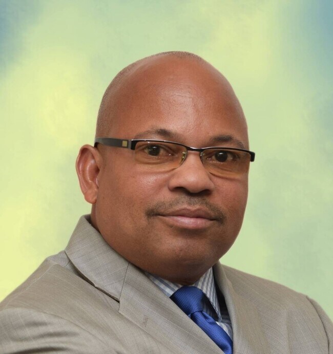 Dennis Barnes
