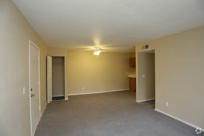 Cottonwood Creek, Saint Joseph, MO 64506 - photo 3