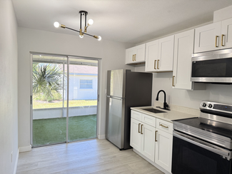 3015 Adrian Ave Unit B, Largo, FL 33774