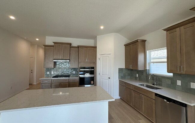 5830 Marsh Ln, Buda, TX 78610 - photo 3