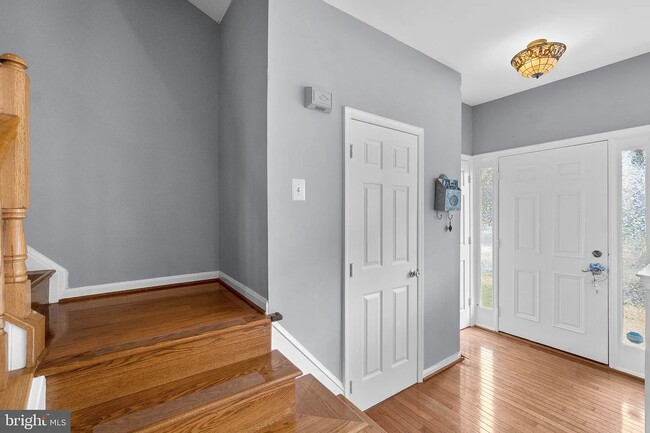 Entryway (extra bathroom)