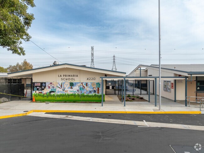 La Primaria Elementary School is located in El Monte, California.