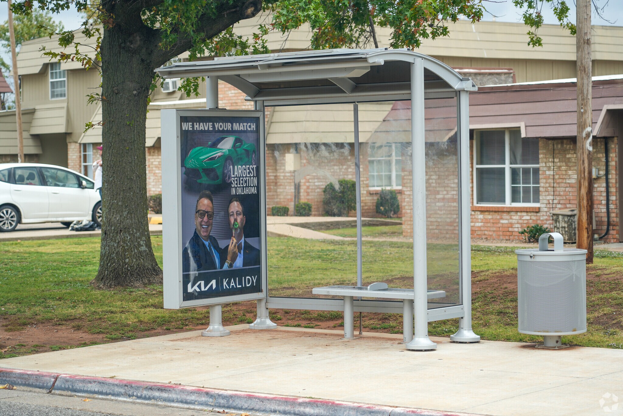 Knights Lake is easily accessible through its public transportation.