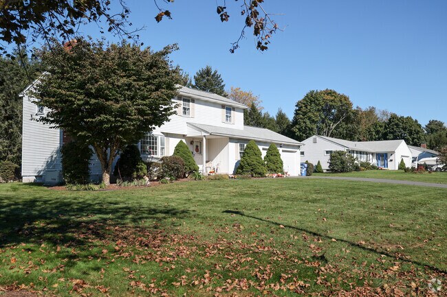 Vast lawns are plentiful in the neighborhood of Martin.