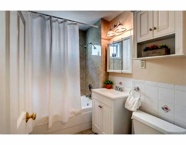 275 Medford St unit 1, Somerville, MA 02143 - photo 3