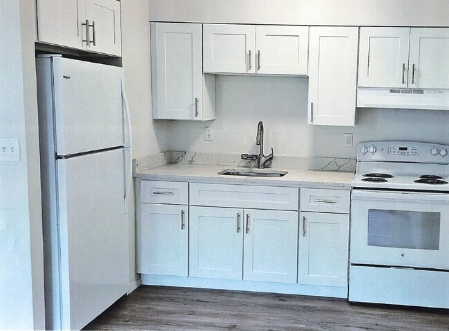 Fairway Manor Senior Rental Apartments 55+, Patchogue, NY 11772 - photo 3