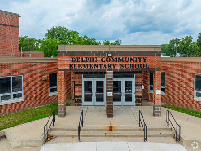 The student-teacher ratio is 16-1 at Delphi Community Elementary School.