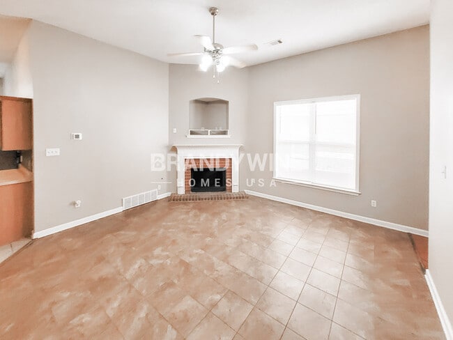 1343 Appling Rd, Cordova, TN 38016 - photo 5