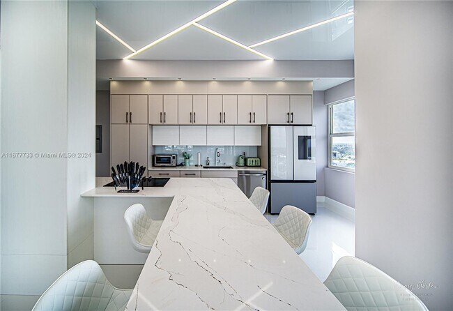 18011 Biscayne Blvd unit PH04, Aventura, FL 33160 - photo 7