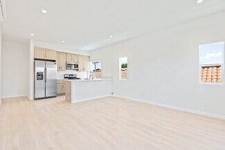 5234 W 20th St, Los Angeles, CA 90016